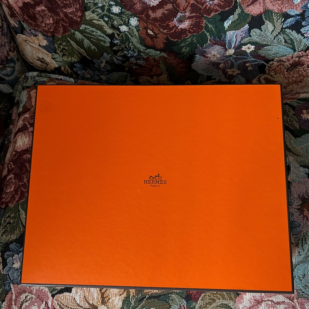 Hermes empty shoes box with Dust bags Ribbon and heel stuffing.Oran sandals